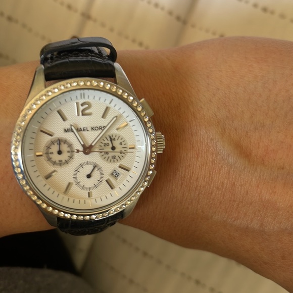 Michael Kors Watch Leather Strap. ⌚️ - Picture 6 of 9